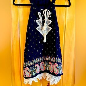 2/$30 Umgee Ladies size S, Navy Blue Paisley sleeveless top with lace trim
